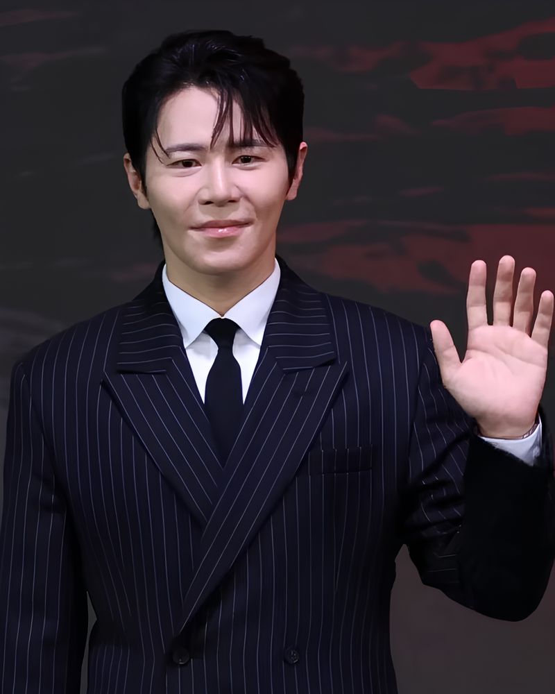이규형 사진 2 — 이규형 사주와 신유일주