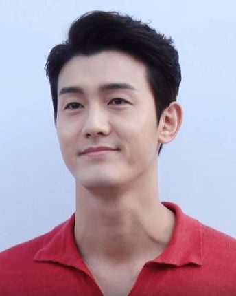 이기우 사진 — 배우 이기우 사주