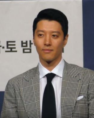 이동건 사진 2 — 이동건 사주와 경자일주