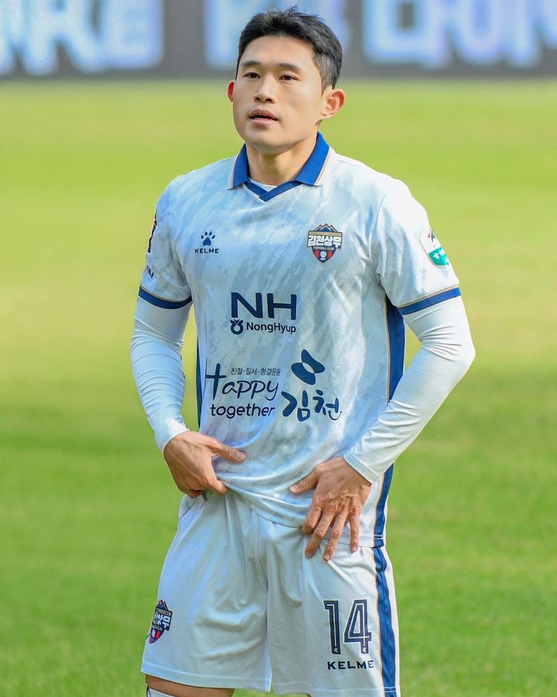 이동경 사진 3 — 이동경 사주와 을축일주
