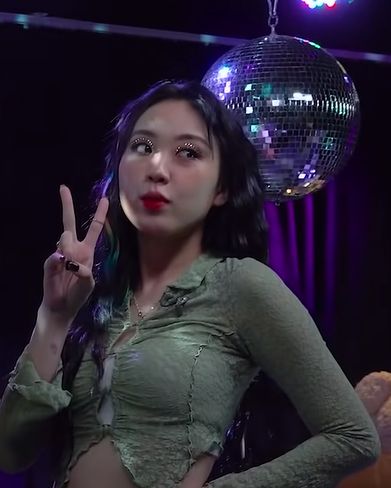 이영지 사진 2 — 이영지 사주와 신사일주