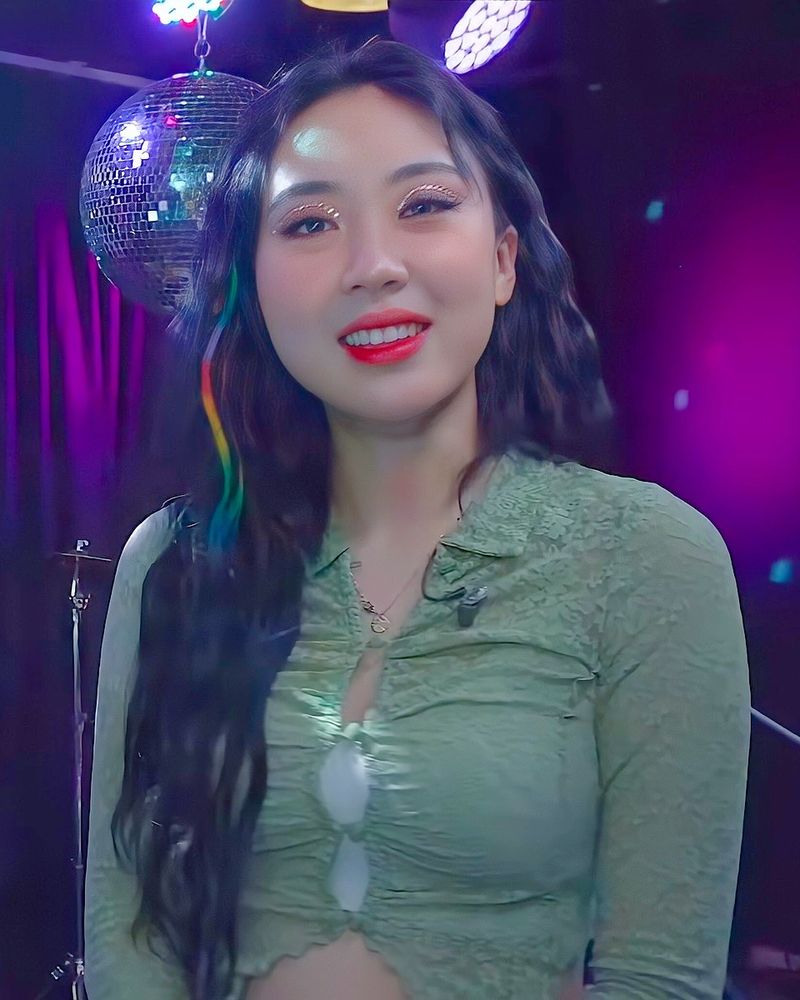 이영지 사진 3 — 이영지 사주와 신사일주