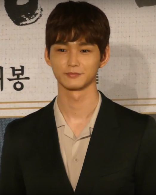 이원근 사진