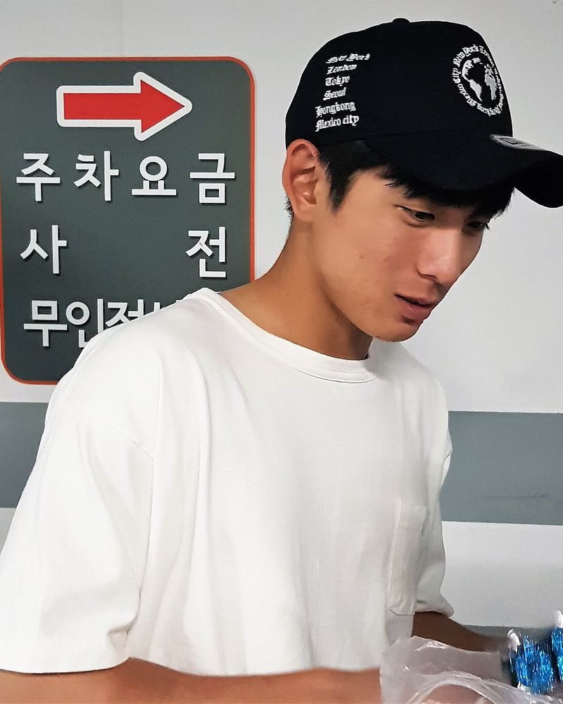 이정후 사진 2 — 이정후 사주와 기해일주
