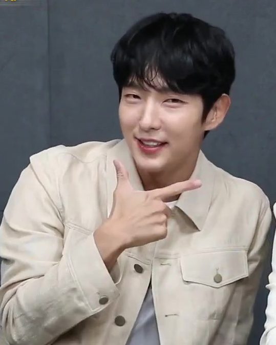 이준기 사진 — 배우 이준기 사주