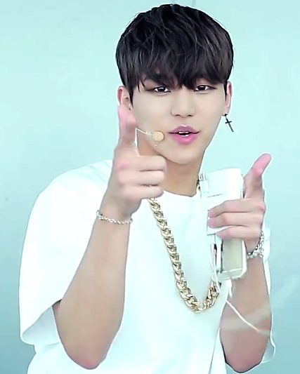 인수 사진