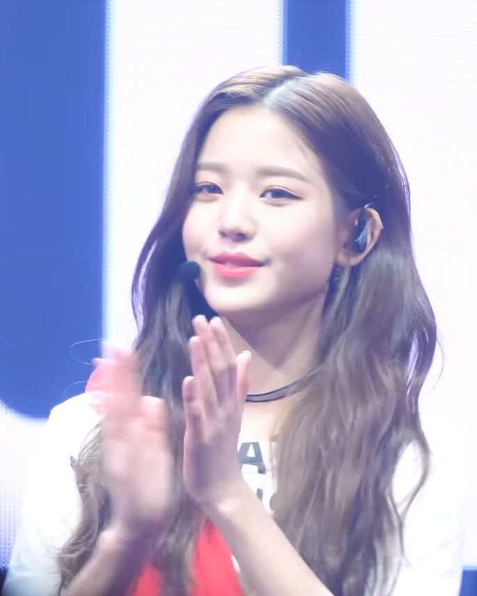 장원영 사진 2 — 장원영 사주와 임오일주