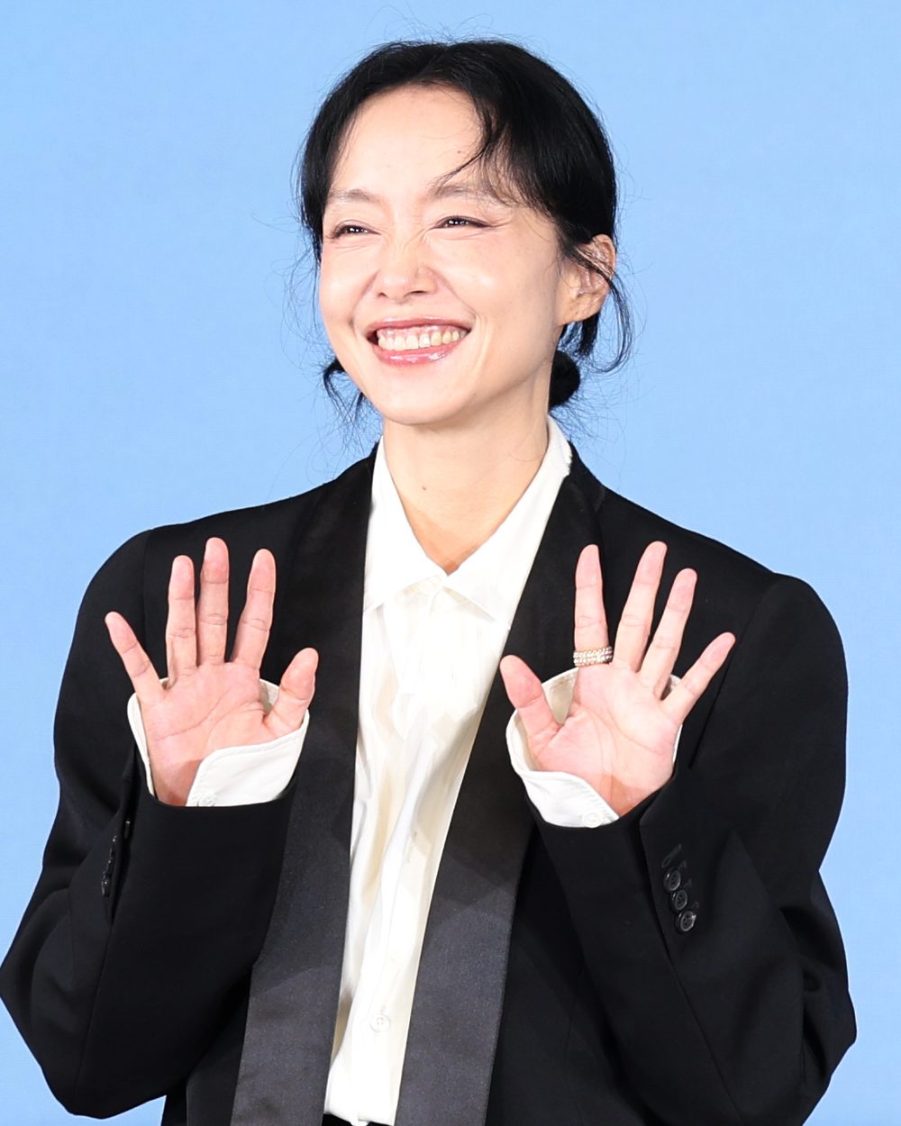 전도연 사진 — 배우 전도연 사주