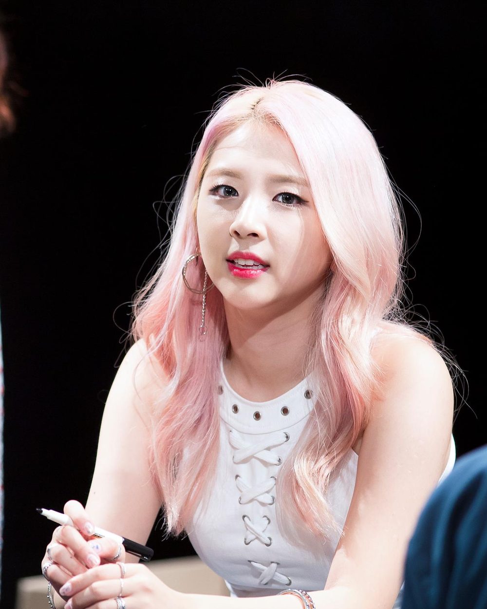 전지우 사진 — 카드 전지우 사주