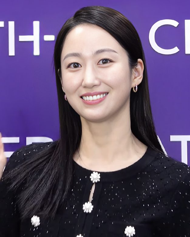 전혜빈 사진 — LUV 전혜빈 사주