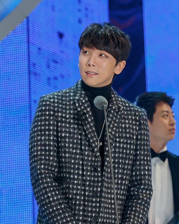 정기고 사진 3 — 정기고 사주와 신사일주