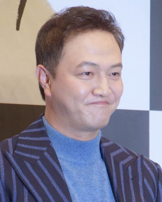 정웅인