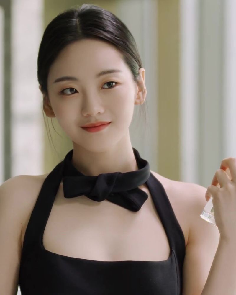 조이현 사진 2 — 조이현 사주와 갑오일주