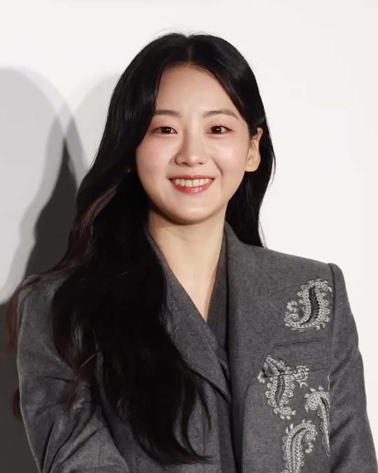 조이현 사진 — 배우 조이현 사주