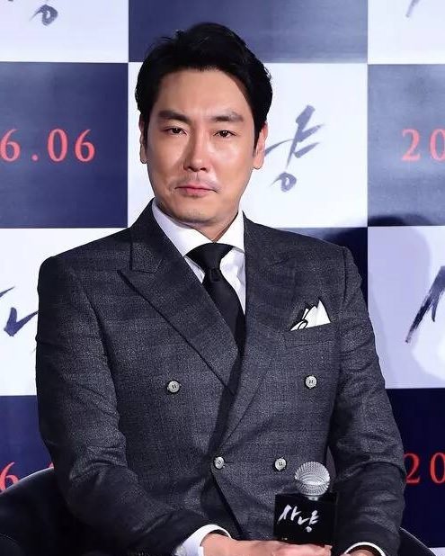 조진웅