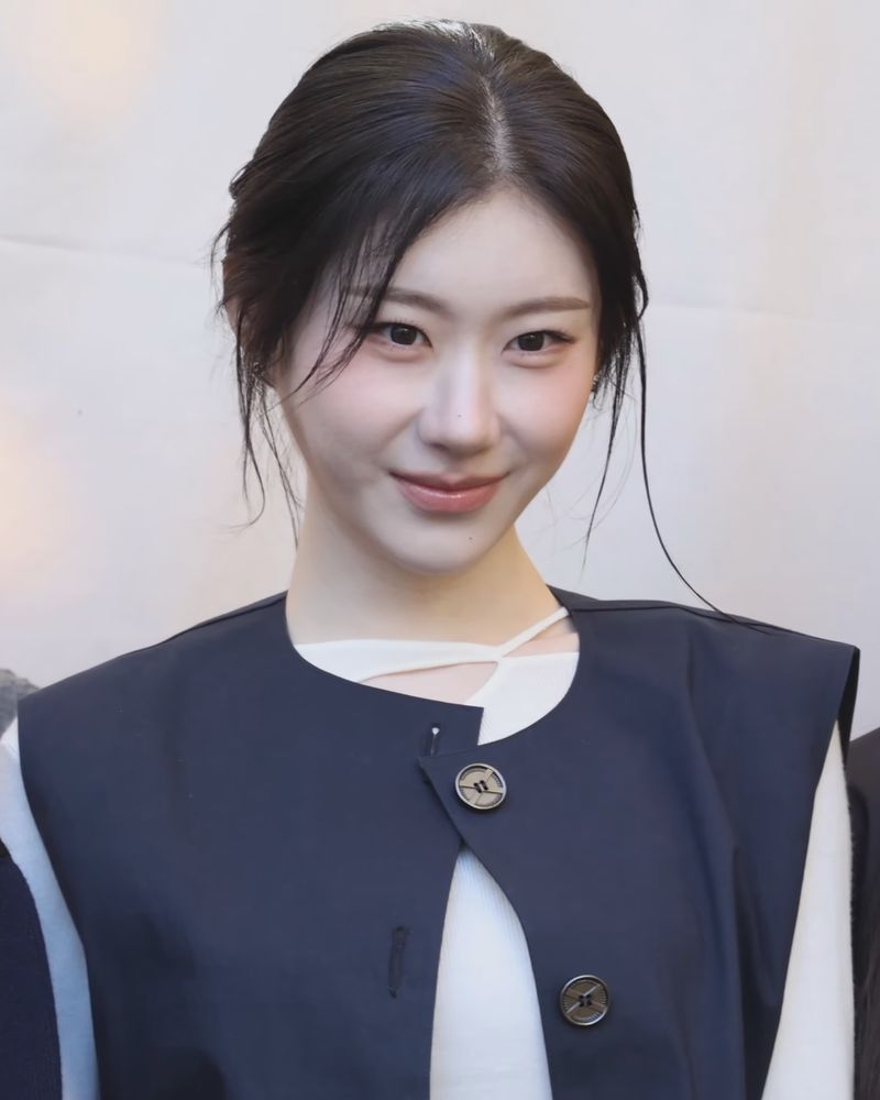 채령 사진 2 — 채령 사주와 기해일주