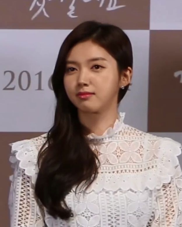 채서진 사진 2 — 채서진 사주와 병술일주