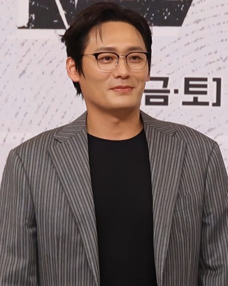 최대훈 사진