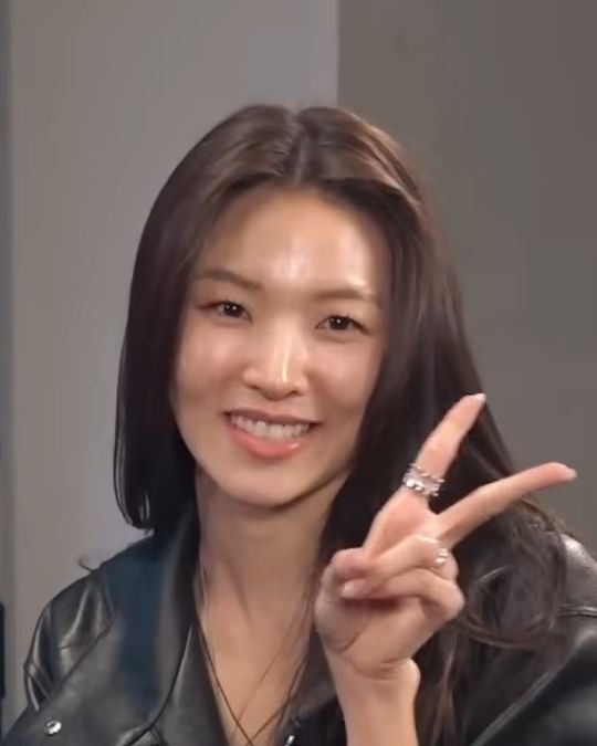 최미나수 사진 2 — 최미나수 사주와 을사일주
