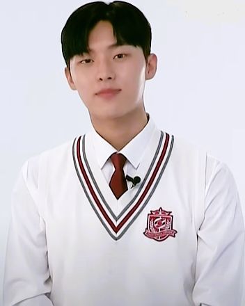 최현욱 사진 2 — 최현욱 사주와 무술일주