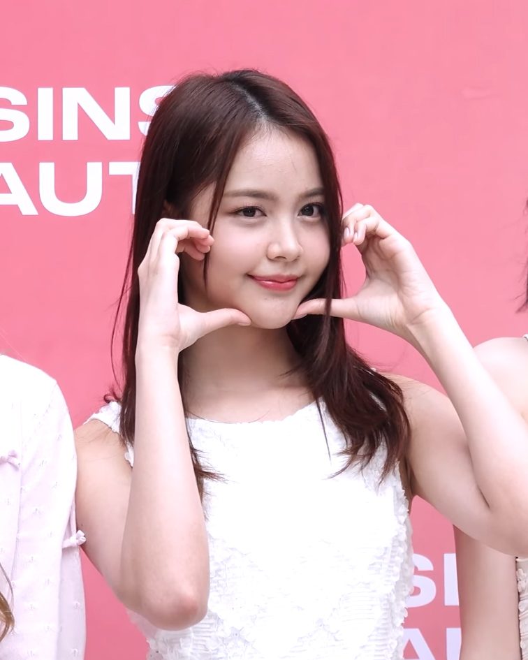 카르멘 사진 — Hearts2Hearts 카르멘 사주