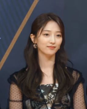 표예진 사진 2 — 표예진 사주와 기유일주