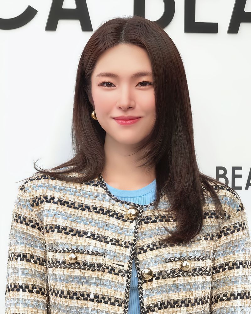하영 사진 3 — 하영 사주와 갑자일주