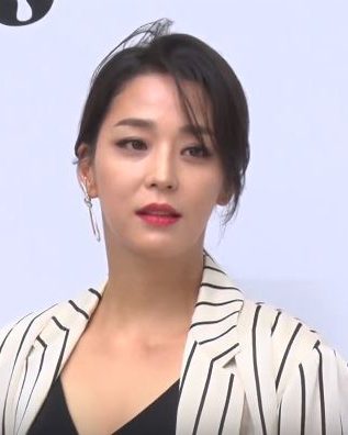 한고은 사진 — 배우 한고은 사주