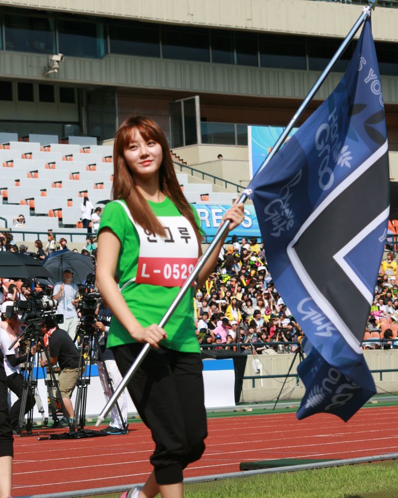 한그루 사진 2 — 한그루 사주와 을사일주
