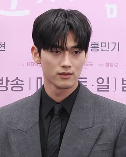 홍민기