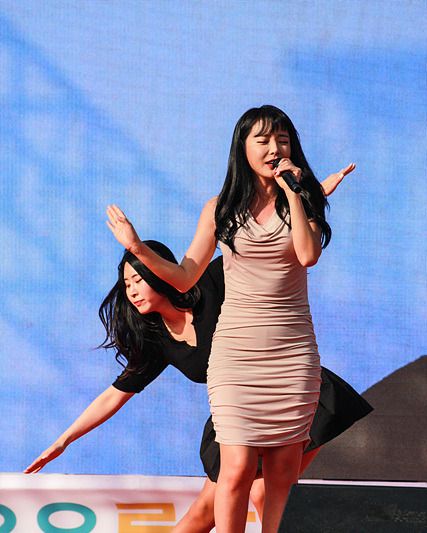 홍진영 사진 3 — 홍진영 사주와 경진일주