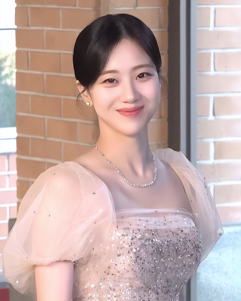 홍화연 사진 2 — 홍화연 사주와 병인일주