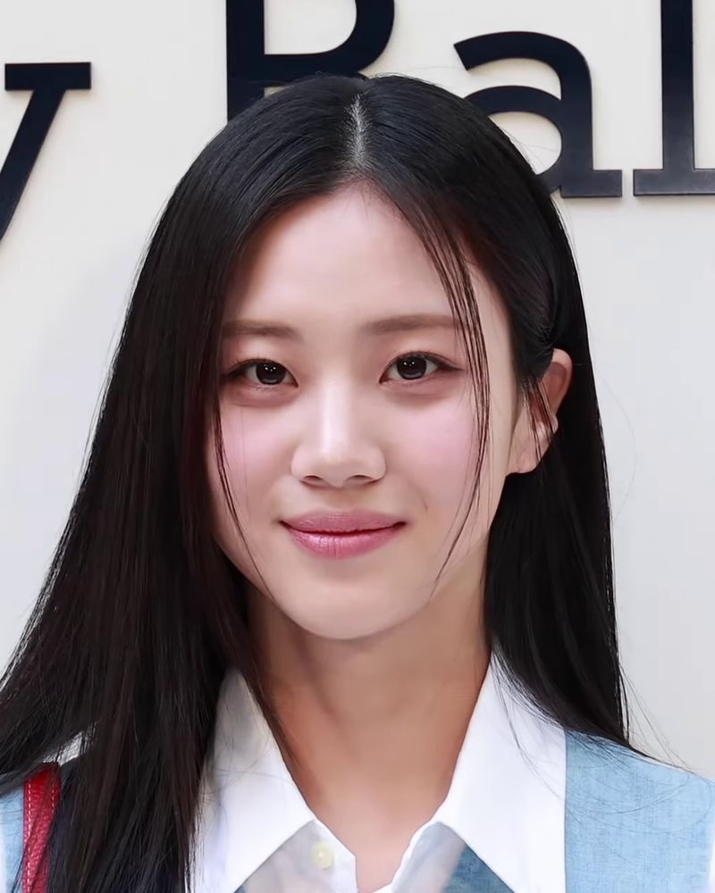 홍화연 사진 3 — 홍화연 사주와 병인일주